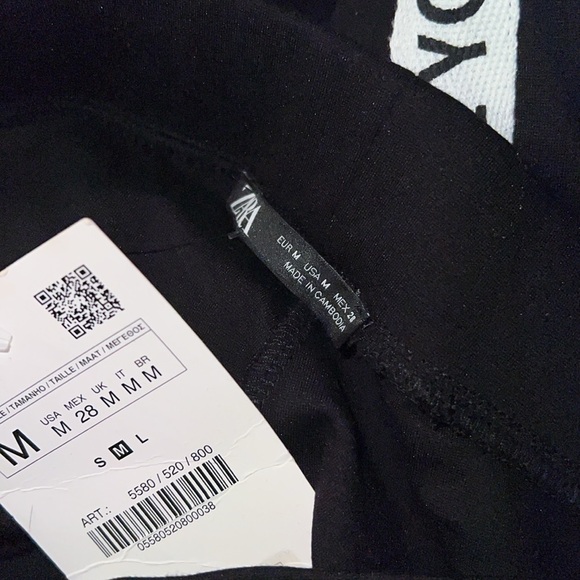 Zara Love Text Biker Shorts - Size Medium- NWT - Picture 7 of 7